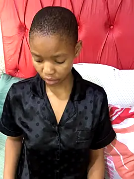 Snapshot of BondiBitch chatting on 1, 10, 2025 BondiBitch online show from 1, 10, 2025