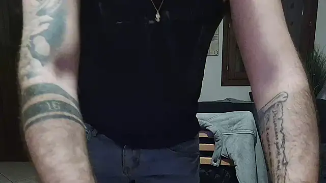 Snapshot of maialinofriuli chatting on 4, 11, 2025 maialinofriuli online show from 4, 11, 2025