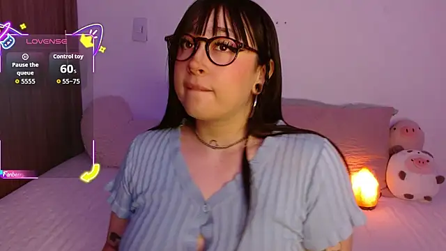 Snapshot of Oliviargf chatting on 22, 9, 2025 Oliviargf online show from 22, 9, 2025