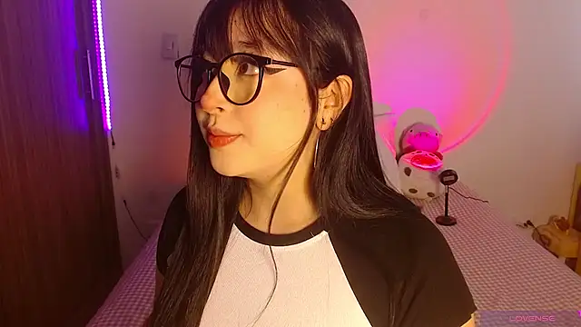 Snapshot of Oliviargf chatting on 3, 8, 2026 Oliviargf online show from 3, 8, 2026