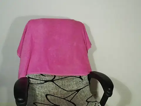 Hannah Kiim online show from 1, 3, 2026