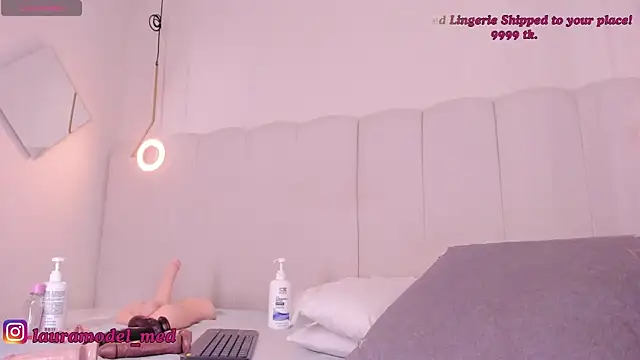 Snapshot of riri_candy chatting on 27, 3, 2026 riri candy online show from 27, 3, 2026