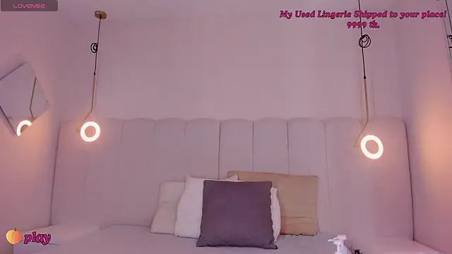 Snapshot of riri_candy chatting on 30, 3, 2026 riri candy online show from 30, 3, 2026