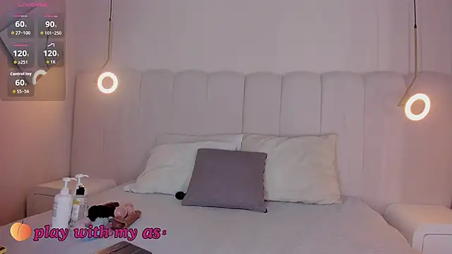 Snapshot of riri_candy chatting on 13, 4, 2026 riri candy online show from 13, 4, 2026