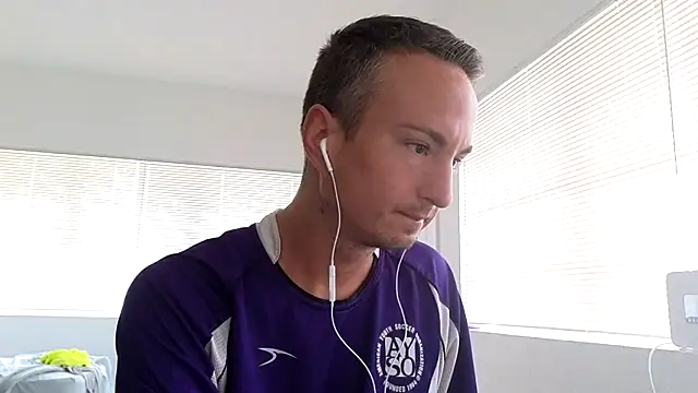 Snapshot of TheDaddy005 chatting on 1, 4, 2026 TheDaddy005 online show from 1, 4, 2026