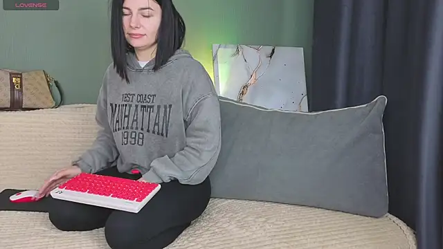 Charlotte Woods online show from 3, 10, 2025