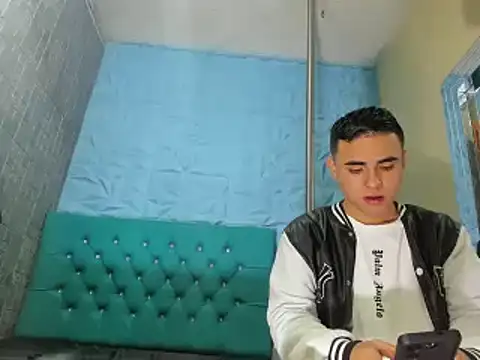 NohaCollens online show from 8, 3, 2025