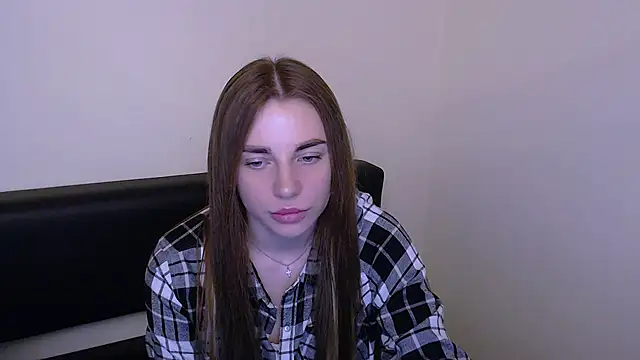 MiaDari  online show from 7, 3, 2025