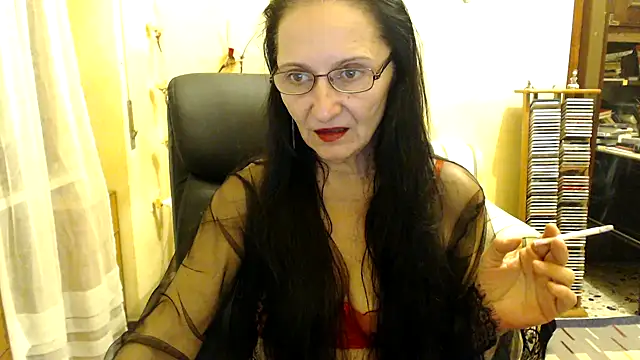 Snapshot of RobertaFox69 chatting on 28, 10, 2025 RobertaFox69 online show from 28, 10, 2025
