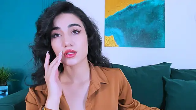 Maya Rogerss online show from 2, 11, 2025