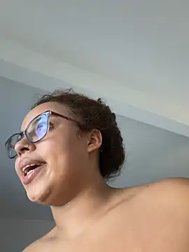 Snapshot of AlesiaCooper chatting on 6, 5, 2026 AlesiaCooper online show from 6, 5, 2026