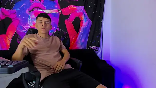 MAXXY CUTE online show from 14, 3, 2025