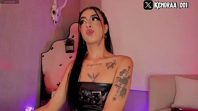 Kendramillerr 1 online show from 3, 10, 2025