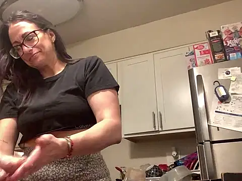 Snapshot of KittyKat_LoLo chatting on 16, 11, 2025 KittyKat LoLo online show from 16, 11, 2025