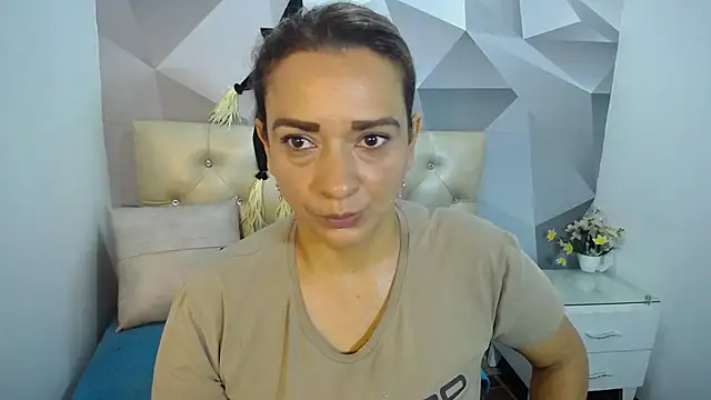 Milf-Prettyboobs online show from 30, 10, 2025