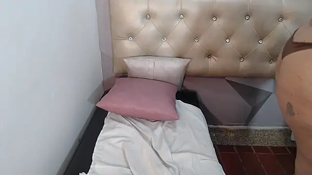 Milf-Prettyboobs online show from 19, 2, 2026