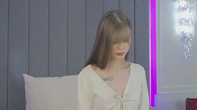 BellaSecrett online show from 18, 3, 2025