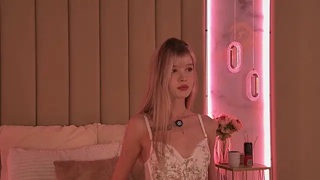 BellaSecrett online show from 14, 9, 2025