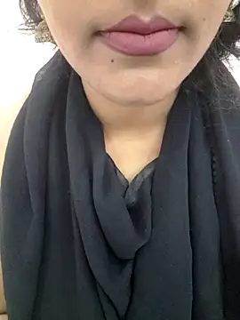 Snapshot of priya_00143 chatting on 14, 11, 2025 priya 00143 online show from 14, 11, 2025