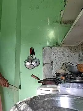 Snapshot of Hotty-Nidhi chatting on 18, 12, 2025 Hotty-Nidhi online show from 18, 12, 2025