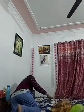 Snapshot of Hotty-Nidhi chatting on 21, 12, 2025 Hotty-Nidhi online show from 21, 12, 2025