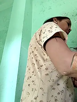 Snapshot of Hotty-Nidhi chatting on 2, 3, 2026 Hotty-Nidhi online show from 2, 3, 2026