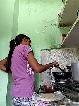 Hotty-Nidhi online show from 22, 5, 2026