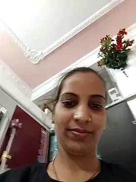 Hotty-Nidhi online show from 31, 5, 2026
