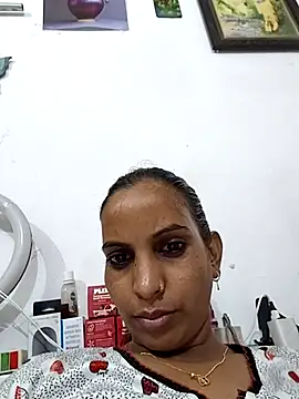 Snapshot of Hotty-Nidhi chatting on 9, 7, 2026 Hotty-Nidhi online show from 9, 7, 2026