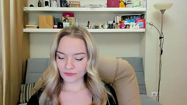 Kara Smith  online show from 4, 12, 2024