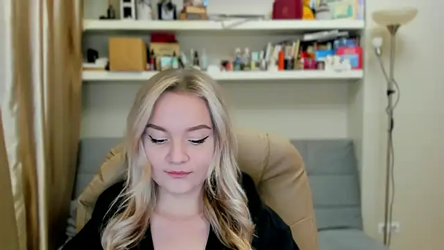 Kara Smith  online show from 9, 10, 2025