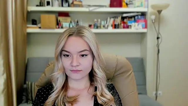 Kara Smith  online show from 17, 10, 2025