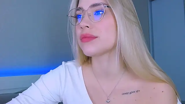 Snapshot of DIANAxxxDIAMOND chatting on 17, 10, 2025 DIANAxxxDIAMOND online show from 17, 10, 2025