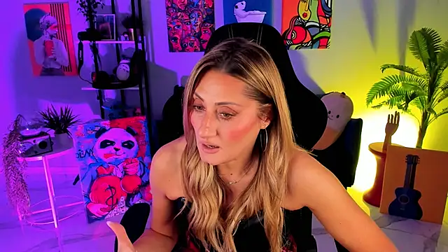 SarahAlluring online show from 6, 11, 2025