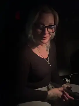 Snapshot of Curvy-Cleo chatting on 26, 10, 2025 Curvy-Cleo online show from 26, 10, 2025