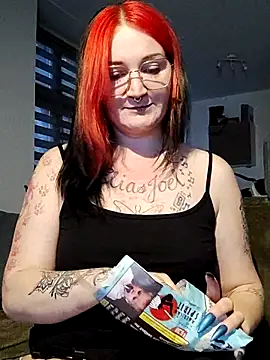 TiffiChantiT2 online show from 14, 1, 2026