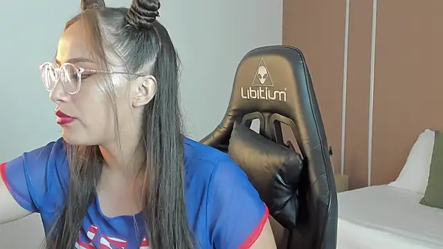 sophia martinezz  online show from 14, 10, 2025