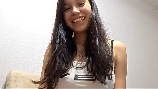 Snapshot of MayAgard chatting on 8, 10, 2025 MayAgard online show from 8, 10, 2025