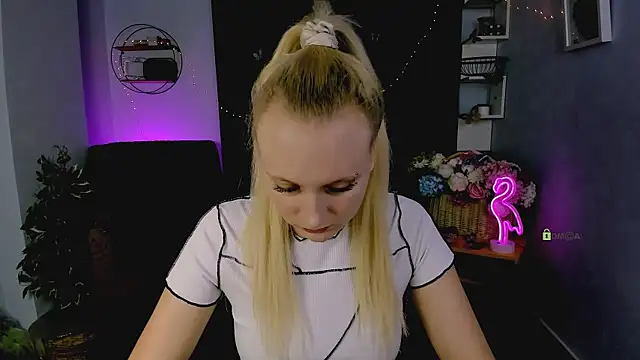 madam uliis online show from 28, 11, 2025