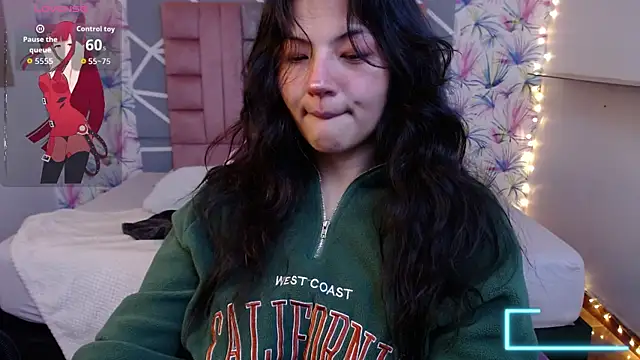 Snapshot of Asaray_T chatting on 21, 11, 2025 Asaray T online show from 21, 11, 2025