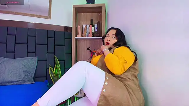 Snapshot of EllenaBoobs_ chatting on 10, 6, 2026 EllenaBoobs online show from 10, 6, 2026