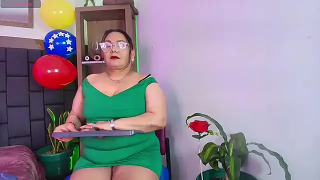 Snapshot of EllenaBoobs_ chatting on 10, 7, 2026 EllenaBoobs online show from 10, 7, 2026