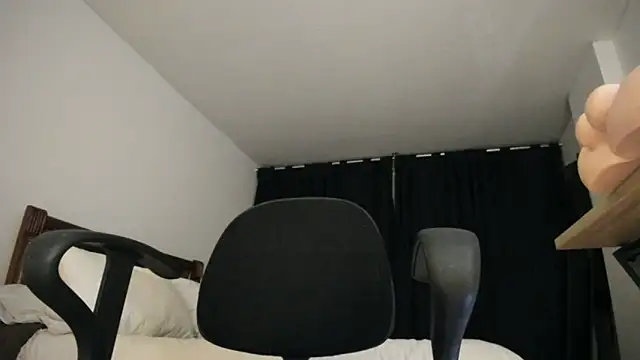 Hat girl online show from 21, 2, 2026