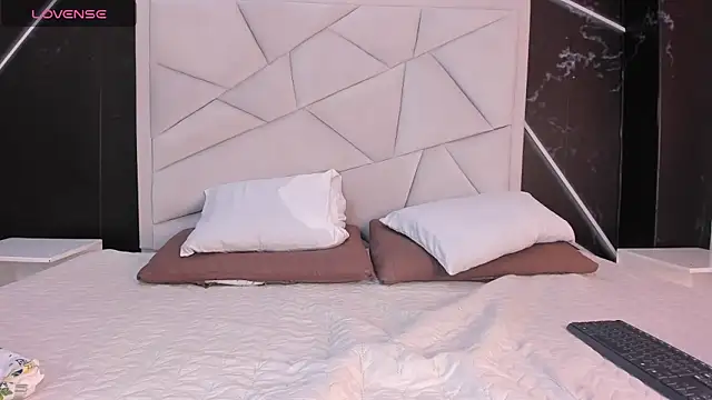 JulietSofia online show from 14, 4, 2026