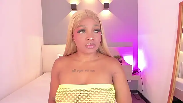 Snapshot of karol_white_ chatting on 23, 5, 2026 karol white online show from 23, 5, 2026