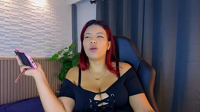 TiffanyWalk online show from 18, 9, 2025