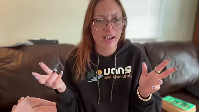 Snapshot of SpaceCowWhore chatting on 18, 6, 2026 SpaceCowWhore online show from 18, 6, 2026