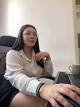 Karen Holmss online show from 15, 3, 2025