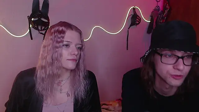 Snapshot of Your_Horny_Friends chatting on 12, 3, 2025 Your Horny Friends online show from 12, 3, 2025