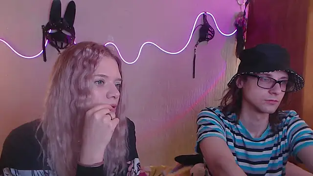 Snapshot of Your_Horny_Friends chatting on 17, 3, 2025 Your Horny Friends online show from 17, 3, 2025